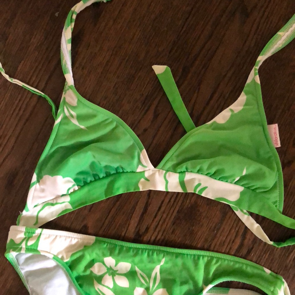💋💋💋3 for $20💋💋💋 Green and white swim suit - Picture 2 of 5